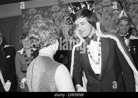 Princes Election Carnival Association de Zeerotten Beverwijk, Karneval, 15-01-1977, Whizgle Dutch News: Historische Bilder zugeschnitten auf die Zukunft. Erkunden Sie die Vergangenheit der Niederlande mit modernen Perspektiven durch Bilder von niederländischen Agenturen. Verbinden der Ereignisse von gestern mit den Erkenntnissen von morgen. Begeben Sie sich auf eine zeitlose Reise mit Geschichten, die unsere Zukunft prägen. Stockfoto