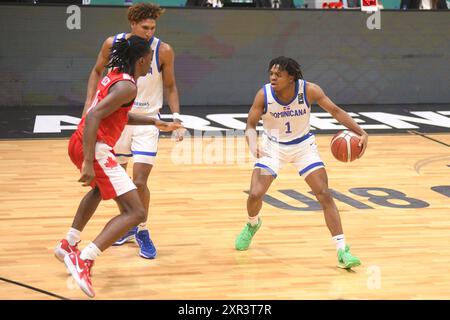 Danny Carbuccia (Dominikanische Republik) gegen Kanada. FIBA Basketball Americup U18 - Buenos Aires 2024 Stockfoto