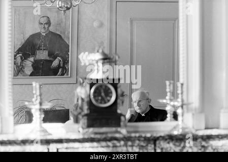 Manager Lescrauwaet, 16. 10. 1991, Whizgle Dutch News: Historical Images Tailored for the Future. Erkunden Sie die Vergangenheit der Niederlande mit modernen Perspektiven durch Bilder von niederländischen Agenturen. Verbinden der Ereignisse von gestern mit den Erkenntnissen von morgen. Begeben Sie sich auf eine zeitlose Reise mit Geschichten, die unsere Zukunft prägen. Stockfoto