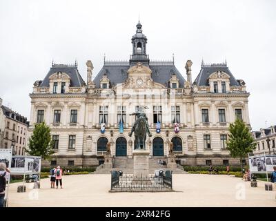 Vannes, Frankreich: 6. August 2024: Place de la Republique in Vannes, Französisch-Bretagne, Frankreich Stockfoto