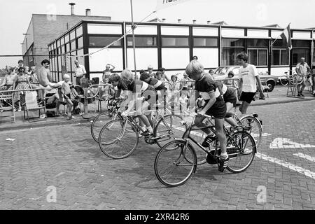 Mosquito Round, Mosquito Round, 28-07-1980','29-07-1980','31-07-1980','01-08-1980','02-08-1980, Whizgle Dutch News: Historische Bilder für die Zukunft. Erkunden Sie die Vergangenheit der Niederlande mit modernen Perspektiven durch Bilder von niederländischen Agenturen. Verbinden der Ereignisse von gestern mit den Erkenntnissen von morgen. Begeben Sie sich auf eine zeitlose Reise mit Geschichten, die unsere Zukunft prägen. Stockfoto