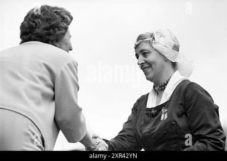 Birthday her Majesty the Queen Juliana, Royal Birthdays, 01-05-1961, Whizgle Dutch News: Historical Images Tailored for the Future. Erkunden Sie die Vergangenheit der Niederlande mit modernen Perspektiven durch Bilder von niederländischen Agenturen. Verbinden der Ereignisse von gestern mit den Erkenntnissen von morgen. Begeben Sie sich auf eine zeitlose Reise mit Geschichten, die unsere Zukunft prägen. Stockfoto