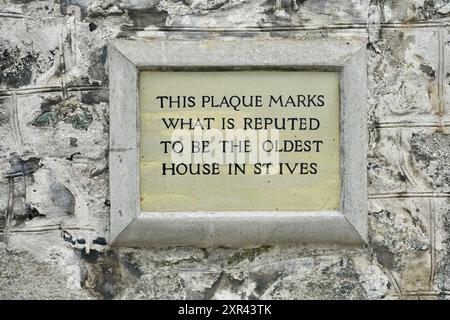 Gedenktafel zum Bretonenhaus - dem ältesten Haus in St. Ives auf der Fish St. Stockfoto