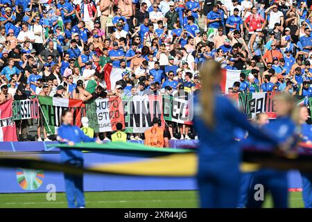 Atmosphäre während der UEFA 2024 EUROÕs Achtelfinale zwischen der Schweiz und Italien, Olympiastadion, 29. Juni 2024 mit: Atmosphäre Wo: Berlin, Deutschland Wann: 29. Juni 2024 Credit: Anthony Stanley/WENN Stockfoto