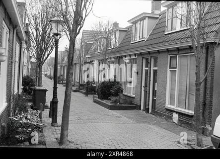 Übersicht Koningstraat, Zandvoort, Zandvoort, Koningstraat, 10-01-1994, Whizgle Dutch News: historische Bilder für die Zukunft. Erkunden Sie die Vergangenheit der Niederlande mit modernen Perspektiven durch Bilder von niederländischen Agenturen. Verbinden der Ereignisse von gestern mit den Erkenntnissen von morgen. Begeben Sie sich auf eine zeitlose Reise mit Geschichten, die unsere Zukunft prägen. Stockfoto