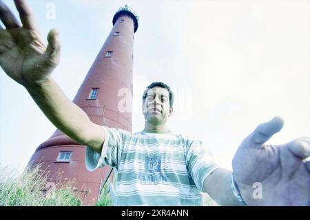 Mr. Wolters, Leuchtturm, IJmuiden, IJmuiden, Niederlande, 07-09-1999, Whizgle Dutch News: historische Bilder für die Zukunft. Erkunden Sie die Vergangenheit der Niederlande mit modernen Perspektiven durch Bilder von niederländischen Agenturen. Verbinden der Ereignisse von gestern mit den Erkenntnissen von morgen. Begeben Sie sich auf eine zeitlose Reise mit Geschichten, die unsere Zukunft prägen. Stockfoto