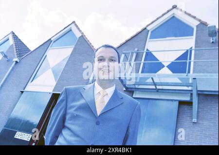 Hans van de Boer, Cavex, Haarlem [Hans Maarten den Boer], Haarlem, Niederlande, 15-07-2001, Whizgle Dutch News: Historical Images Tailored for the Future. Erkunden Sie die Vergangenheit der Niederlande mit modernen Perspektiven durch Bilder von niederländischen Agenturen. Verbinden der Ereignisse von gestern mit den Erkenntnissen von morgen. Begeben Sie sich auf eine zeitlose Reise mit Geschichten, die unsere Zukunft prägen. Stockfoto