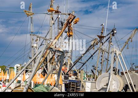 Details zu kommerziellen Fischerbooten am Dock bei Gosmans in montauk Stockfoto