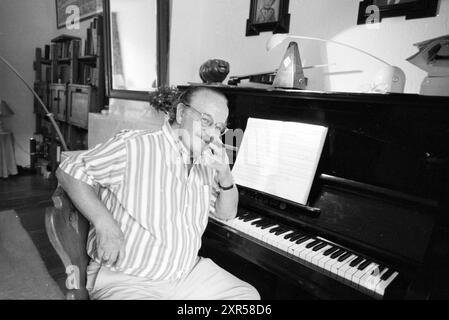 Pianist Mulder, Musik, 27.09.1989, Whizgle Dutch News: Historical Images Tailored for the Future. Erkunden Sie die Vergangenheit der Niederlande mit modernen Perspektiven durch Bilder von niederländischen Agenturen. Verbinden der Ereignisse von gestern mit den Erkenntnissen von morgen. Begeben Sie sich auf eine zeitlose Reise mit Geschichten, die unsere Zukunft prägen. Stockfoto