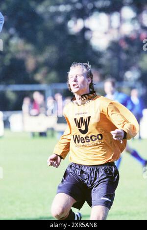 Football Match, 00-10-1999, Whizgle Dutch News: Historische Bilder für die Zukunft. Erkunden Sie die Vergangenheit der Niederlande mit modernen Perspektiven durch Bilder von niederländischen Agenturen. Verbinden der Ereignisse von gestern mit den Erkenntnissen von morgen. Begeben Sie sich auf eine zeitlose Reise mit Geschichten, die unsere Zukunft prägen. Stockfoto