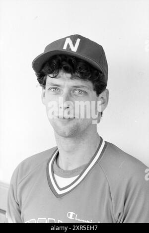 Köpfe Spieler nannten. Baseballteam, Baseball, 14. 06. 1988, Whizgle Dutch News: Historische Bilder für die Zukunft. Erkunden Sie die Vergangenheit der Niederlande mit modernen Perspektiven durch Bilder von niederländischen Agenturen. Verbinden der Ereignisse von gestern mit den Erkenntnissen von morgen. Begeben Sie sich auf eine zeitlose Reise mit Geschichten, die unsere Zukunft prägen. Stockfoto