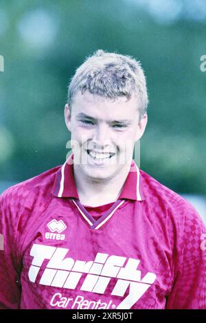 Football, man of the Match, Hoofddorp, 05-09-1998, Whizgle Dutch News: Historische Bilder für die Zukunft. Erkunden Sie die Vergangenheit der Niederlande mit modernen Perspektiven durch Bilder von niederländischen Agenturen. Verbinden der Ereignisse von gestern mit den Erkenntnissen von morgen. Begeben Sie sich auf eine zeitlose Reise mit Geschichten, die unsere Zukunft prägen. Stockfoto