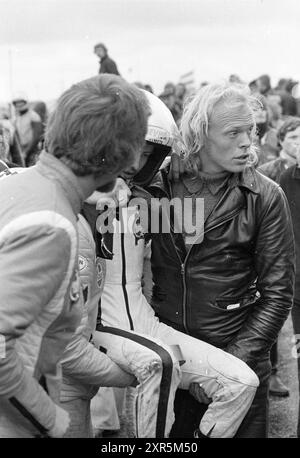 Motorradrennen 500 ccm - 750 ccm Zandvoort: Wil Hartog (3), Motorräder, Motorradrennen, 20-06-1976, Whizgle Dutch News: Historische Bilder zugeschnitten auf die Zukunft. Erkunden Sie die Vergangenheit der Niederlande mit modernen Perspektiven durch Bilder von niederländischen Agenturen. Verbinden der Ereignisse von gestern mit den Erkenntnissen von morgen. Begeben Sie sich auf eine zeitlose Reise mit Geschichten, die unsere Zukunft prägen. Stockfoto