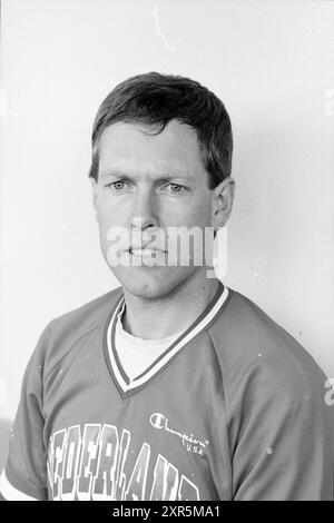 Köpfe Spieler nannten. Baseballteam, Baseball, 14. 06. 1988, Whizgle Dutch News: Historische Bilder für die Zukunft. Erkunden Sie die Vergangenheit der Niederlande mit modernen Perspektiven durch Bilder von niederländischen Agenturen. Verbinden der Ereignisse von gestern mit den Erkenntnissen von morgen. Begeben Sie sich auf eine zeitlose Reise mit Geschichten, die unsere Zukunft prägen. Stockfoto