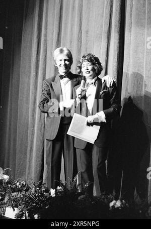 Festiball Concertgebouw, Football Haarlem, 28.01.1989, Whizgle Dutch News: Historische Bilder für die Zukunft. Erkunden Sie die Vergangenheit der Niederlande mit modernen Perspektiven durch Bilder von niederländischen Agenturen. Verbinden der Ereignisse von gestern mit den Erkenntnissen von morgen. Begeben Sie sich auf eine zeitlose Reise mit Geschichten, die unsere Zukunft prägen. Stockfoto