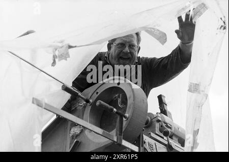 Figee Ladekran, Haarlem, Hendrik Figeeweg, Niederlande, 23-08-1993, Whizgle Dutch News: historische Bilder für die Zukunft. Erkunden Sie die Vergangenheit der Niederlande mit modernen Perspektiven durch Bilder von niederländischen Agenturen. Verbinden der Ereignisse von gestern mit den Erkenntnissen von morgen. Begeben Sie sich auf eine zeitlose Reise mit Geschichten, die unsere Zukunft prägen. Stockfoto