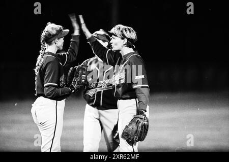 Softball, Terrasvogels - HCAW, Santpoort, Santpoort, 25.09.1997, Whizgle Dutch News: historische Bilder für die Zukunft. Erkunden Sie die Vergangenheit der Niederlande mit modernen Perspektiven durch Bilder von niederländischen Agenturen. Verbinden der Ereignisse von gestern mit den Erkenntnissen von morgen. Begeben Sie sich auf eine zeitlose Reise mit Geschichten, die unsere Zukunft prägen. Stockfoto