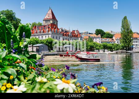 Blick auf das Schloss D'ouchy am Lemansee in Lausanne, Schweiz Stockfoto