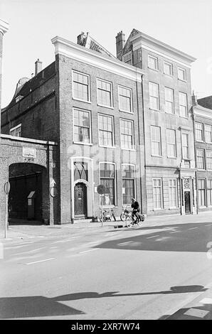 Erw. Jugendzentrum d'Appelaer, externes Jugendzentrum, Kampersingel, externe Garage, Amsterdamsevaart, Außenansicht, Haarlem, Kampersingel, Niederlande, 22-03-1972, Whizgle Dutch News: historische Bilder für die Zukunft. Erkunden Sie die Vergangenheit der Niederlande mit modernen Perspektiven durch Bilder von niederländischen Agenturen. Verbinden der Ereignisse von gestern mit den Erkenntnissen von morgen. Begeben Sie sich auf eine zeitlose Reise mit Geschichten, die unsere Zukunft prägen. Stockfoto