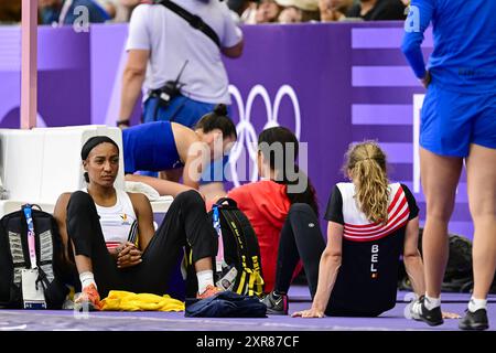 Paris, Frankreich. August 2024. Die belgische Athletin Nafissatou Thiam und die belgische Athletin Noor Vidts haben sich vor dem Weitsprung, dem fünften Ereignis des Damenheptathlons, beim Leichtathletikwettbewerb bei den Olympischen Spielen 2024 in Paris am Freitag, den 9. August 2024, in Paris, vorgestellt. Die Spiele der XXXIII. Olympiade finden vom 26. Juli bis 11. August in Paris statt. Die belgische Delegation zählt 165 Athleten, die in 21 Sportarten antreten. BELGA FOTO DIRK WAEM Credit: Belga News Agency/Alamy Live News Stockfoto