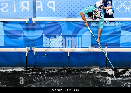 Paris, Frankreich. August 2024. Mitglied von Paris 2024 vor dem Marathon Schwimmen 10 km Männer während der Olympischen Spiele 2024 in Paris (Frankreich), 09. August 2024. Quelle: Insidefoto di andrea staccioli/Alamy Live News Stockfoto