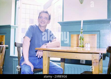 Frank Huissen, Restaurant de Ark Haarlem, Haarlem, Nieuw Heiligland, Niederlande, 28-10-1999, Whizgle Dutch News: historische Bilder für die Zukunft. Erkunden Sie die Vergangenheit der Niederlande mit modernen Perspektiven durch Bilder von niederländischen Agenturen. Verbinden der Ereignisse von gestern mit den Erkenntnissen von morgen. Begeben Sie sich auf eine zeitlose Reise mit Geschichten, die unsere Zukunft prägen. Stockfoto