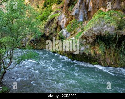 Aus der Vogelperspektive der Collegats-Schlucht und der Felsformation L'Argenteria (Pallars Sobirà, Lleida, Katalonien, Spanien, Pyrenäen) Stockfoto