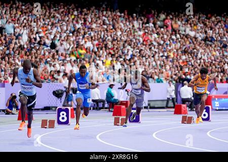 Paris, Frankreich. August 2024. PARIS, FRANKREICH - 7. AUGUST: Noah Lyles (USA) gegen Joshua Hartmann (Deutschland), während des 200-m-Halbfinales der Männer am 12. Tag der Olympischen Spiele Paris 2024 im Stade de France am 7. August 2024 in Paris, Frankreich. (Daniela Porcelli/SPP) Credit: SPP Sport Press Photo. /Alamy Live News Stockfoto