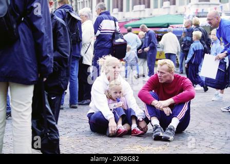 TROS Walk, 28.09.2002, Whizgle Dutch News: Historical Images Tailored for the Future. Erkunden Sie die Vergangenheit der Niederlande mit modernen Perspektiven durch Bilder von niederländischen Agenturen. Verbinden der Ereignisse von gestern mit den Erkenntnissen von morgen. Begeben Sie sich auf eine zeitlose Reise mit Geschichten, die unsere Zukunft prägen. Stockfoto