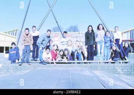 Gr. 8. The IJmuiden Lighthouse, IJmuiden, Niederlande, 06-03-2002, Whizgle Dutch News: Historische Bilder zugeschnitten auf die Zukunft. Erkunden Sie die Vergangenheit der Niederlande mit modernen Perspektiven durch Bilder von niederländischen Agenturen. Verbinden der Ereignisse von gestern mit den Erkenntnissen von morgen. Begeben Sie sich auf eine zeitlose Reise mit Geschichten, die unsere Zukunft prägen. Stockfoto