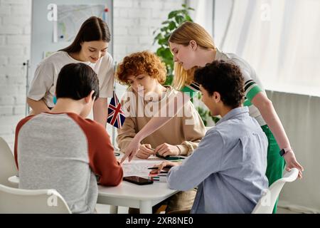 Teenager beteiligen sich an lebhaften Modell-UN-Debatten. Stockfoto