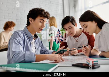 Teenager treten Model UN bei, um globale Probleme zu diskutieren und Lösungen zu finden. Stockfoto