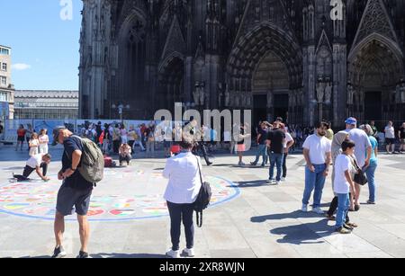 Köln - 30. Juli 2024: Die Domplatte vor Colog Stockfoto