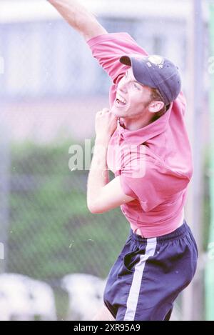 Tennis B2 final, Bennebroek, Bennebroek, 15-06-2002, Whizgle Dutch News: Historische Bilder für die Zukunft. Erkunden Sie die Vergangenheit der Niederlande mit modernen Perspektiven durch Bilder von niederländischen Agenturen. Verbinden der Ereignisse von gestern mit den Erkenntnissen von morgen. Begeben Sie sich auf eine zeitlose Reise mit Geschichten, die unsere Zukunft prägen. Stockfoto