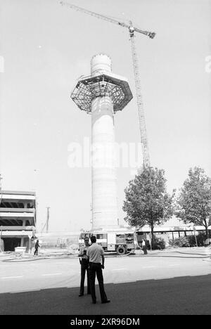 Feuerwehrzentrale Schiphol, Feuer, Feuerwehr, Schiphol, 22-05-1989, Whizgle Dutch News: historische Bilder für die Zukunft. Erkunden Sie die Vergangenheit der Niederlande mit modernen Perspektiven durch Bilder von niederländischen Agenturen. Verbinden der Ereignisse von gestern mit den Erkenntnissen von morgen. Begeben Sie sich auf eine zeitlose Reise mit Geschichten, die unsere Zukunft prägen. Stockfoto