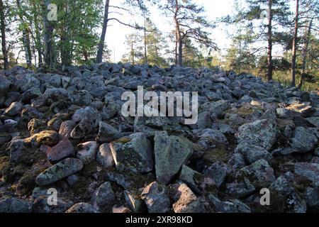 Kummelivuoren pronssikautinen hauta, Espoo, Finnland Stockfoto