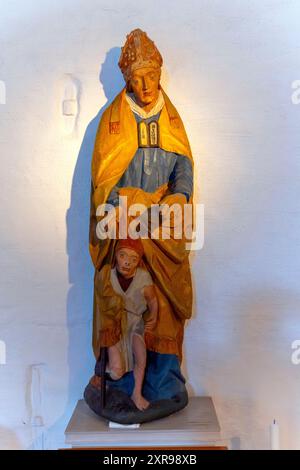 Statue des hl. Martin von Tours in der St. Laurentii-Kirche, Söderköping, Östergötland, Schweden. Stockfoto