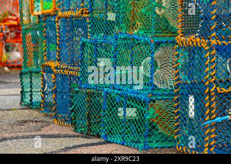 Hummerkisten an Land gelagert Stockfoto