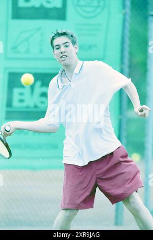 Tennis B2 final, Bennebroek, Bennebroek, 15-06-2002, Whizgle Dutch News: Historische Bilder für die Zukunft. Erkunden Sie die Vergangenheit der Niederlande mit modernen Perspektiven durch Bilder von niederländischen Agenturen. Verbinden der Ereignisse von gestern mit den Erkenntnissen von morgen. Begeben Sie sich auf eine zeitlose Reise mit Geschichten, die unsere Zukunft prägen. Stockfoto