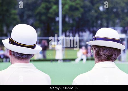 Bowls Ladies: Niederlande - England, 26.06.1999, Whizgle Dutch News: Historical Images Tailored for the Future. Erkunden Sie die Vergangenheit der Niederlande mit modernen Perspektiven durch Bilder von niederländischen Agenturen. Verbinden der Ereignisse von gestern mit den Erkenntnissen von morgen. Begeben Sie sich auf eine zeitlose Reise mit Geschichten, die unsere Zukunft prägen. Stockfoto