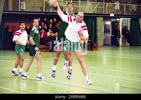 Hallenfußballspiel, 00-03-1999, Whizgle Dutch News: Historische Bilder für die Zukunft. Erkunden Sie die Vergangenheit der Niederlande mit modernen Perspektiven durch Bilder von niederländischen Agenturen. Verbinden der Ereignisse von gestern mit den Erkenntnissen von morgen. Begeben Sie sich auf eine zeitlose Reise mit Geschichten, die unsere Zukunft prägen. Stockfoto