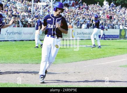 HHW Game Moment Japan - Netherlands, Haarlem [Haarlem Baseball Week], Haarlem, Niederlande, 05-08-2000, Whizgle Dutch News: Historical Images Tailored for the Future. Erkunden Sie die Vergangenheit der Niederlande mit modernen Perspektiven durch Bilder von niederländischen Agenturen. Verbinden der Ereignisse von gestern mit den Erkenntnissen von morgen. Begeben Sie sich auf eine zeitlose Reise mit Geschichten, die unsere Zukunft prägen. Stockfoto