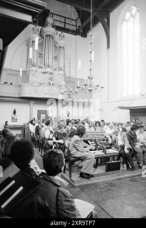 Orgelspiel Wallonische Kirche, Orgeln und Organisten, 29-07-1988, Whizgle Dutch News: Historical Images Tailored for the Future. Erkunden Sie die Vergangenheit der Niederlande mit modernen Perspektiven durch Bilder von niederländischen Agenturen. Verbinden der Ereignisse von gestern mit den Erkenntnissen von morgen. Begeben Sie sich auf eine zeitlose Reise mit Geschichten, die unsere Zukunft prägen. Stockfoto
