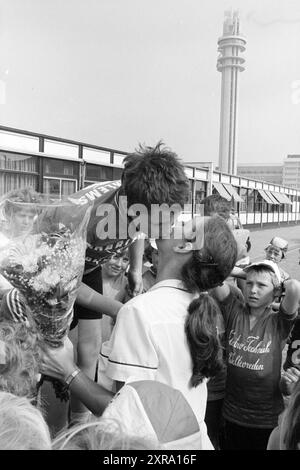 Mosquito Round, Mosquito Round, 28-07-1980','29-07-1980','31-07-1980','01-08-1980','02-08-1980, Whizgle Dutch News: Historische Bilder für die Zukunft. Erkunden Sie die Vergangenheit der Niederlande mit modernen Perspektiven durch Bilder von niederländischen Agenturen. Verbinden der Ereignisse von gestern mit den Erkenntnissen von morgen. Begeben Sie sich auf eine zeitlose Reise mit Geschichten, die unsere Zukunft prägen. Stockfoto