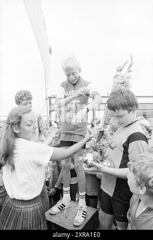 Mosquito Round, Mosquito Round, 28-07-1980','29-07-1980','31-07-1980','01-08-1980','02-08-1980, Whizgle Dutch News: Historische Bilder für die Zukunft. Erkunden Sie die Vergangenheit der Niederlande mit modernen Perspektiven durch Bilder von niederländischen Agenturen. Verbinden der Ereignisse von gestern mit den Erkenntnissen von morgen. Begeben Sie sich auf eine zeitlose Reise mit Geschichten, die unsere Zukunft prägen. Stockfoto