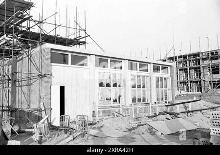 Neuer Komplex Schalkwijk, Häuser und Gebäude, 26-01-1961, Whizgle Dutch News: Historische Bilder zugeschnitten auf die Zukunft. Erkunden Sie die Vergangenheit der Niederlande mit modernen Perspektiven durch Bilder von niederländischen Agenturen. Verbinden der Ereignisse von gestern mit den Erkenntnissen von morgen. Begeben Sie sich auf eine zeitlose Reise mit Geschichten, die unsere Zukunft prägen. Stockfoto