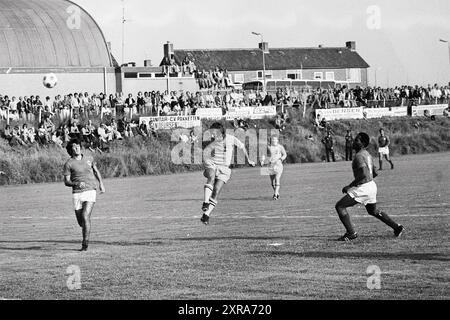 intertoto Match Telstar - Sturm Graz (1-0, 26-07-1975, Whizgle Dutch News: Historical Images Tailored for the Future). Erkunden Sie die Vergangenheit der Niederlande mit modernen Perspektiven durch Bilder von niederländischen Agenturen. Verbinden der Ereignisse von gestern mit den Erkenntnissen von morgen. Begeben Sie sich auf eine zeitlose Reise mit Geschichten, die unsere Zukunft prägen. Stockfoto