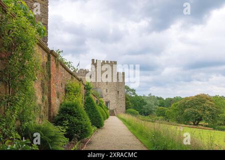 Historisches Sizergh Castle und Garten in Helsington in der englischen Grafschaft Cumbria. Stockfoto