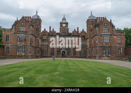 Madrid, Spanien. August 2024. View of Aston Hall ist ein denkmalgeschütztes jakobinisches Haus-Museum, das von John Thorpe entworfen wurde und zwischen 1618 und 1635 erbaut wurde. In Aston, Birmingham, 9. August 2024 Vereinigtes Königreich (Foto: Oscar Gonzalez/SIPA USA) (Foto: Oscar Gonzalez/SIPA USA) Credit: SIPA USA/Alamy Live News Stockfoto