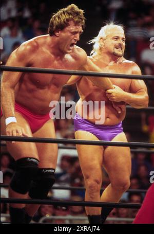 Kevin Sullivan ist gestorben. Paul Orndorff Kevin Sullivan 1994 Foto: John Barrett/PHOTOlink /MediaPunch Stockfoto